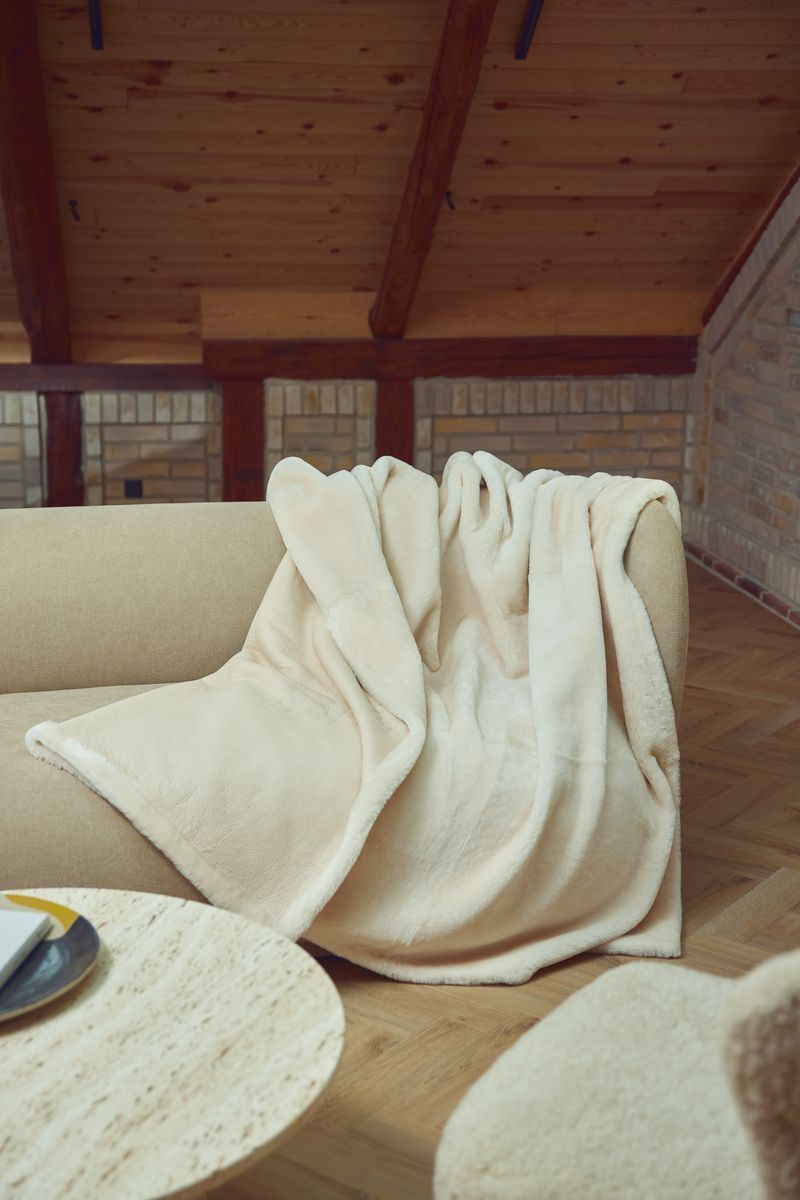 NATURES COLLECTION Angelina Lammeskind | Double Face | Korthåret