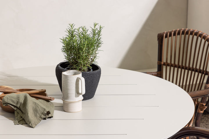 Venture Home Lina Dining Table - Beige - Round 120 cm +Galera Diningchair Aluminium - Brown / Wicker _4