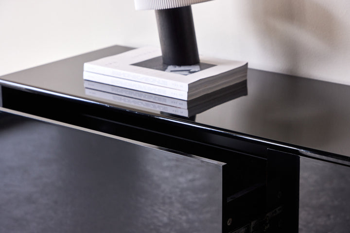 Venture Home Fristad TV Stand 160x45x35 cm - MDF with Black Glossy PU Lacquer Painting