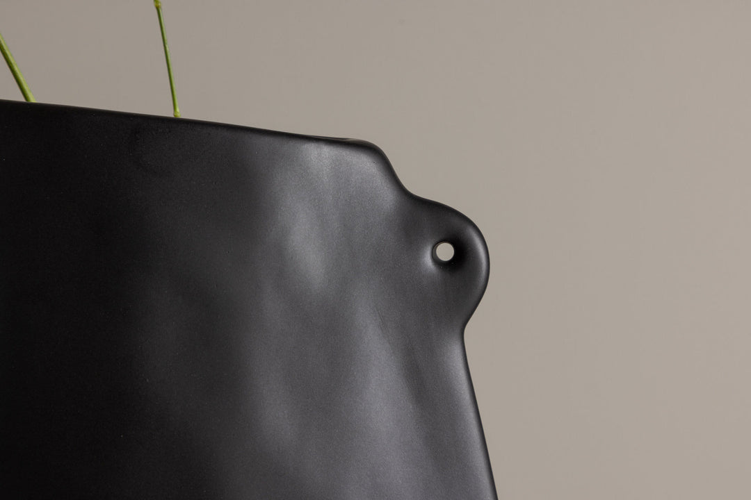 Venture Home Hie Vase - Matte Black - 14*5*21Hcm