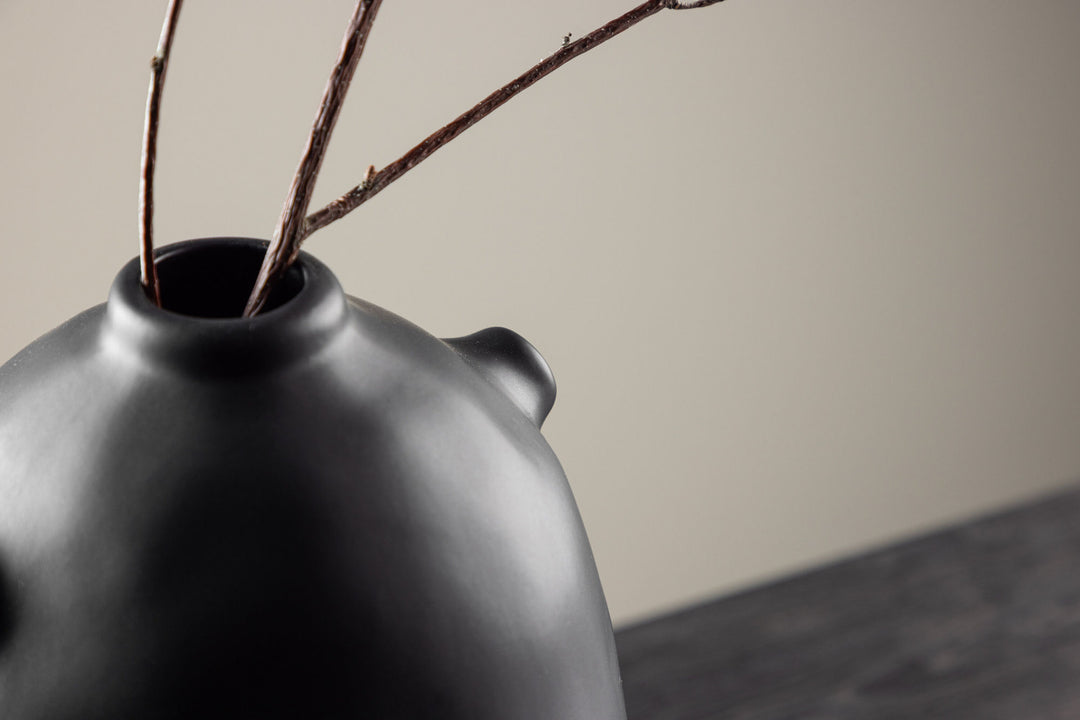 Venture Home Madi Vase - Matte Black - 17*17*28Hcm