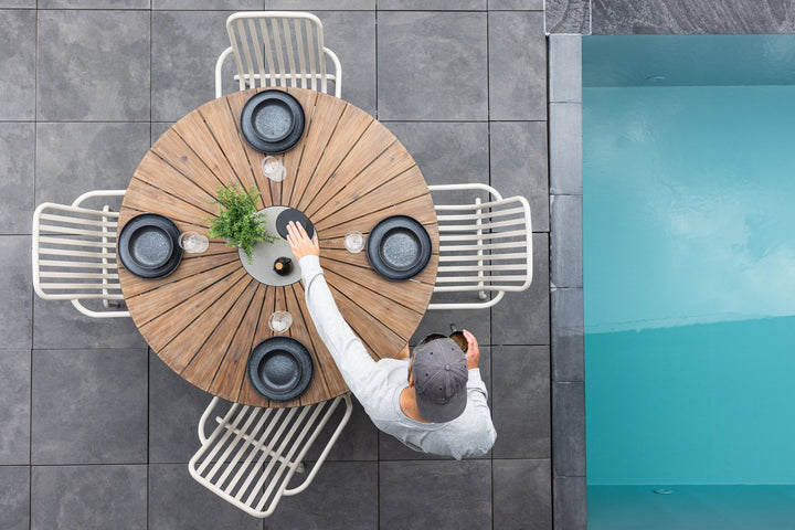 Venture Home Rosario Dining Table- Teak Ø140