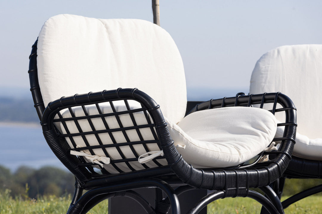 Venture Home Moana Single Chair - Black Rattan / White Spunpolyster