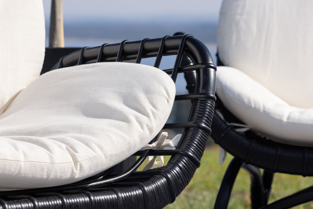 Venture Home Moana Single Chair - Black Rattan / White Spunpolyster