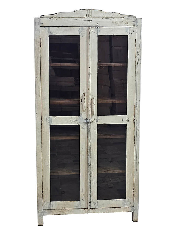 Trademark Living Gamle hvide vitrineskabe med patina