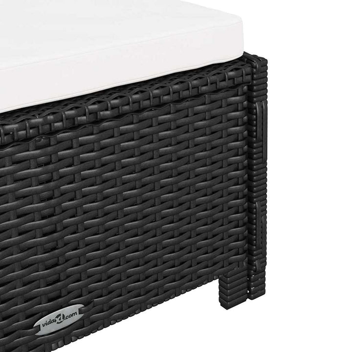 liggestol med cremefarvet hynde polyrattan sort