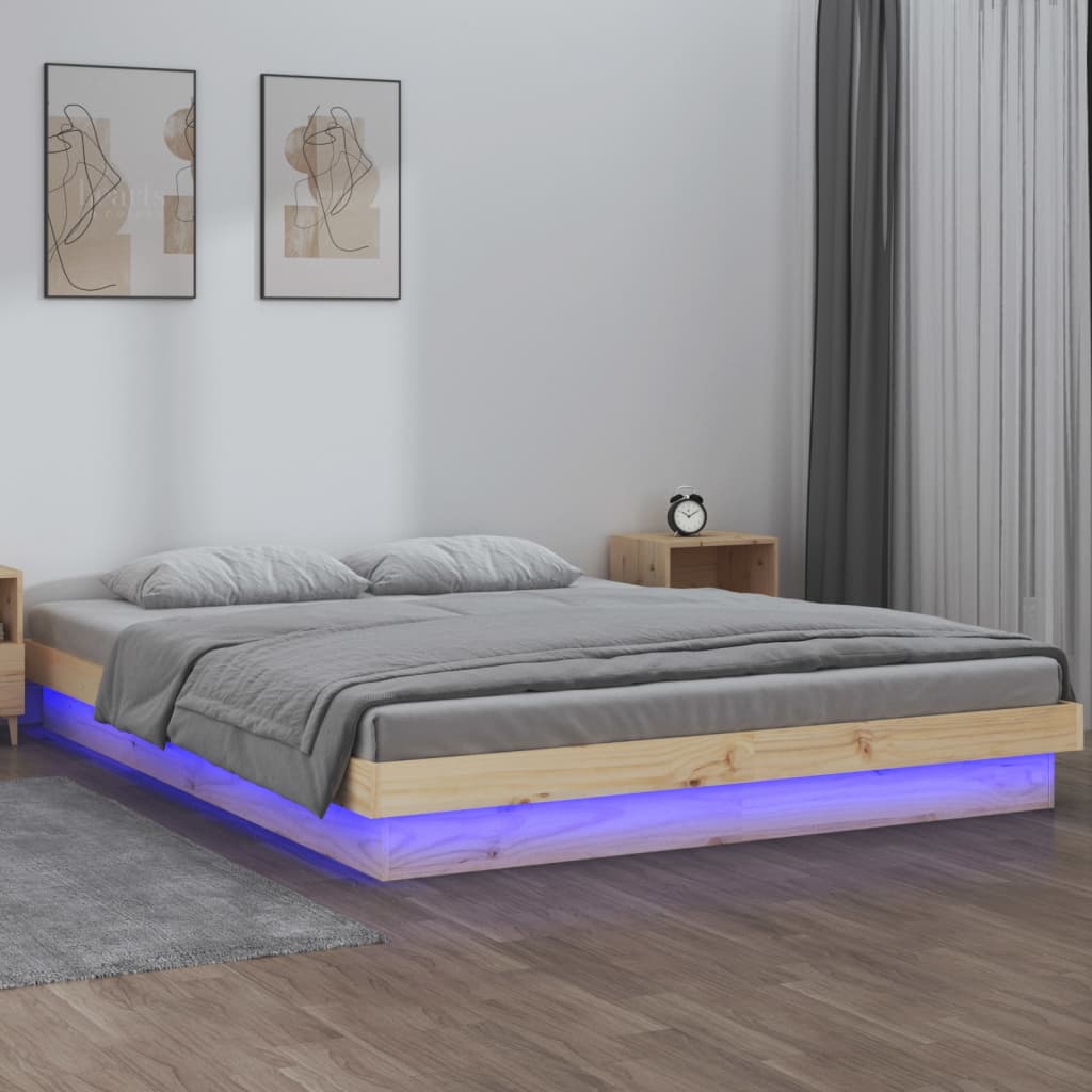 sengeramme med LED-lys 200x200 cm massivt træ
