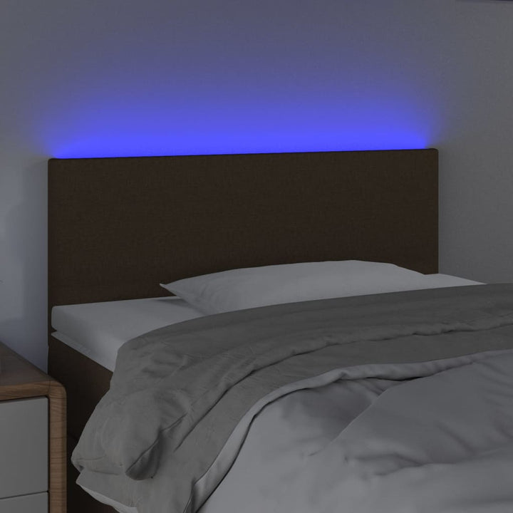 sengegavl med LED-lys 100x5x78/88 cm stof mørkebrun