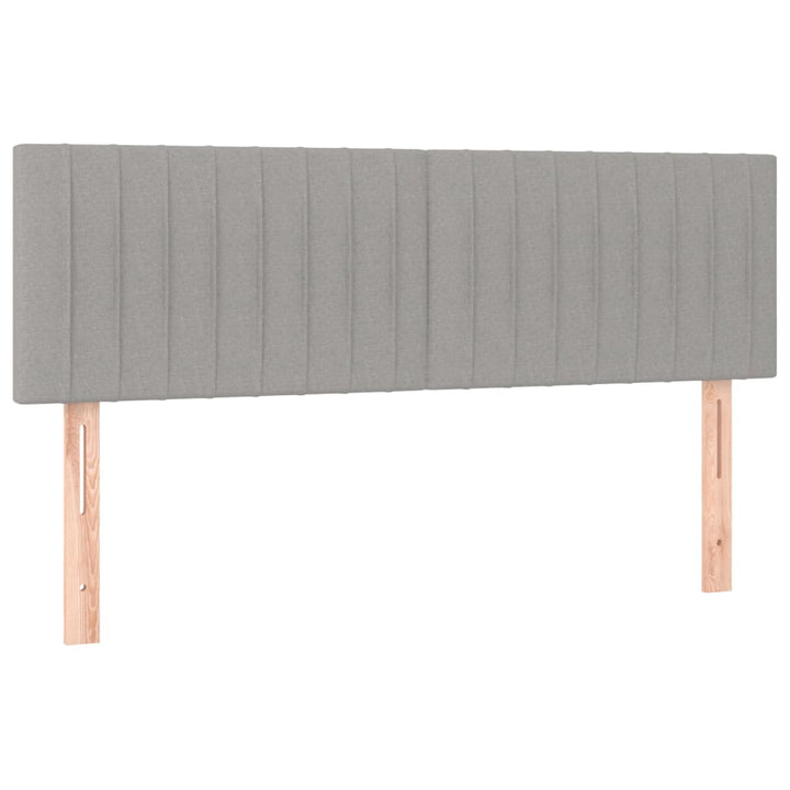 sengegavl med LED-lys 144x5x78/88 cm stof lysegrå