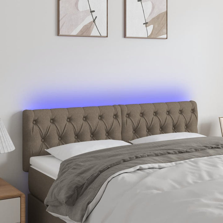 sengegavl med LED-lys 160x7x78/88 cm stof gråbrun