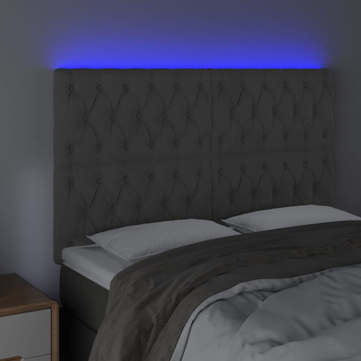 sengegavl med LED-lys 160x7x118/128 cm fløjl mørkegrå