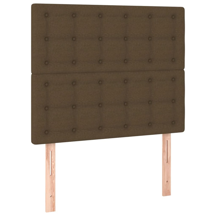 sengegavl med LED-lys 100x5x118/128 cm stof mørkebrun