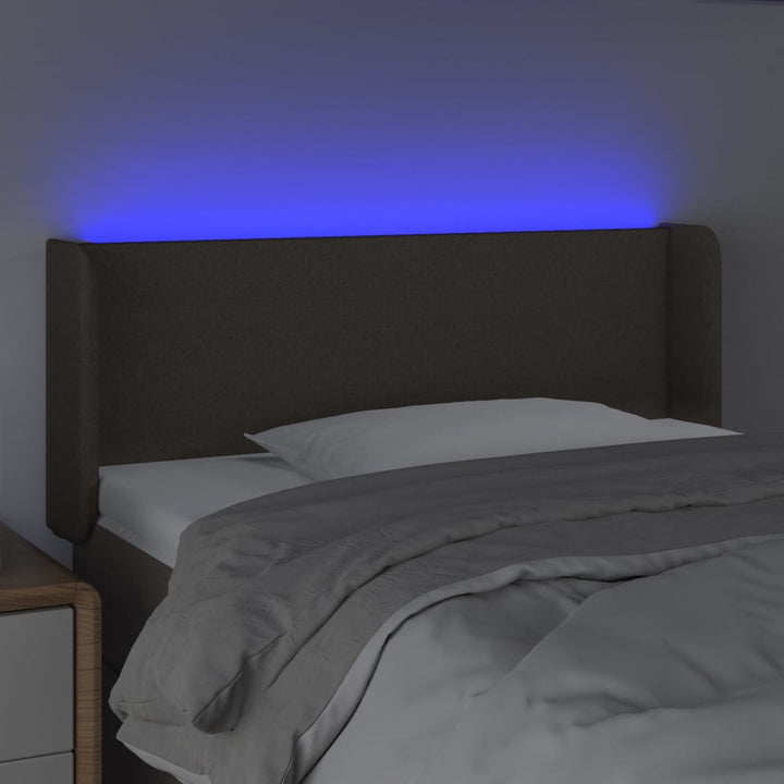 sengegavl med LED-lys 93x16x78/88 cm stof gråbrun
