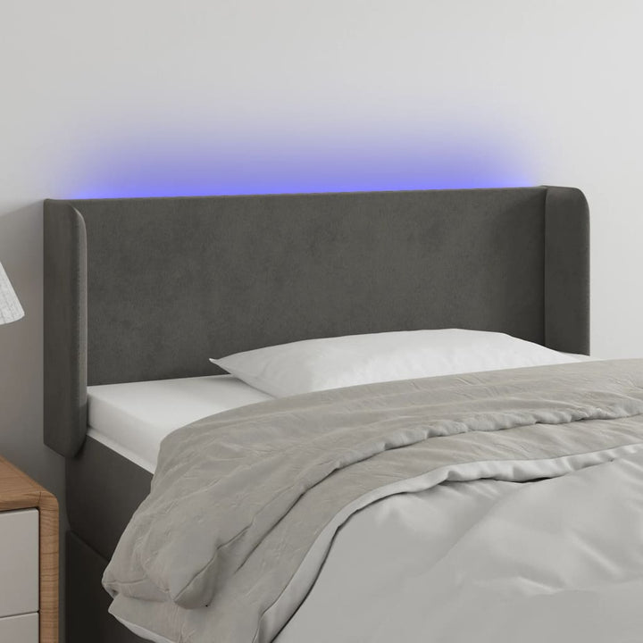 sengegavl med LED-lys 93x16x78/88 cm fløjl mørkegrå