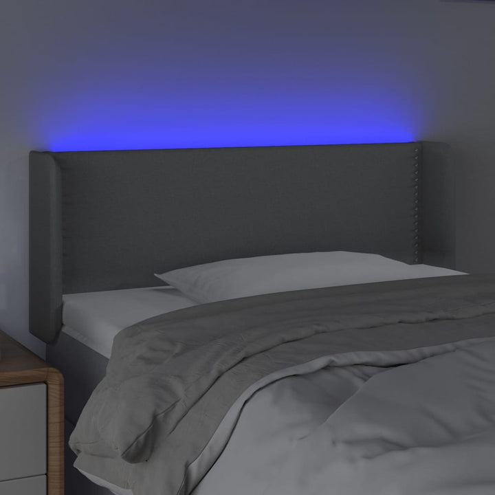 sengegavl med LED-lys 93x16x78/88 cm stof lysegrå