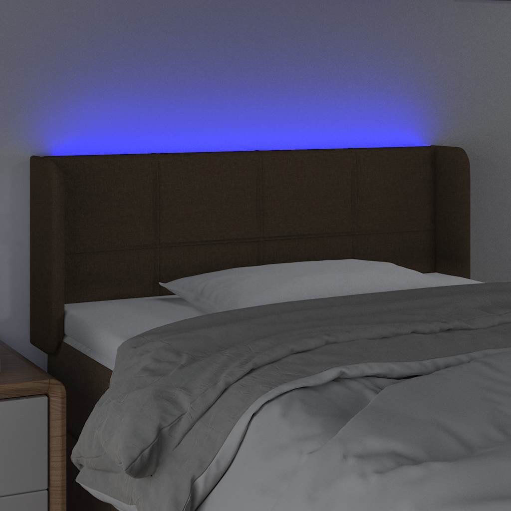 sengegavl med LED-lys 93x16x78/88 cm stof mørkebrun