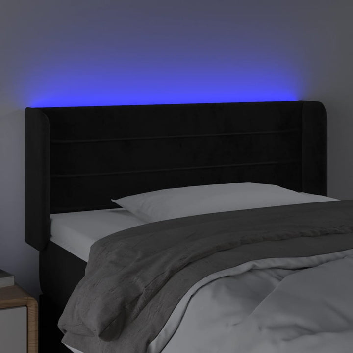 sengegavl med LED-lys 93x16x78/88 cm fløjl sort