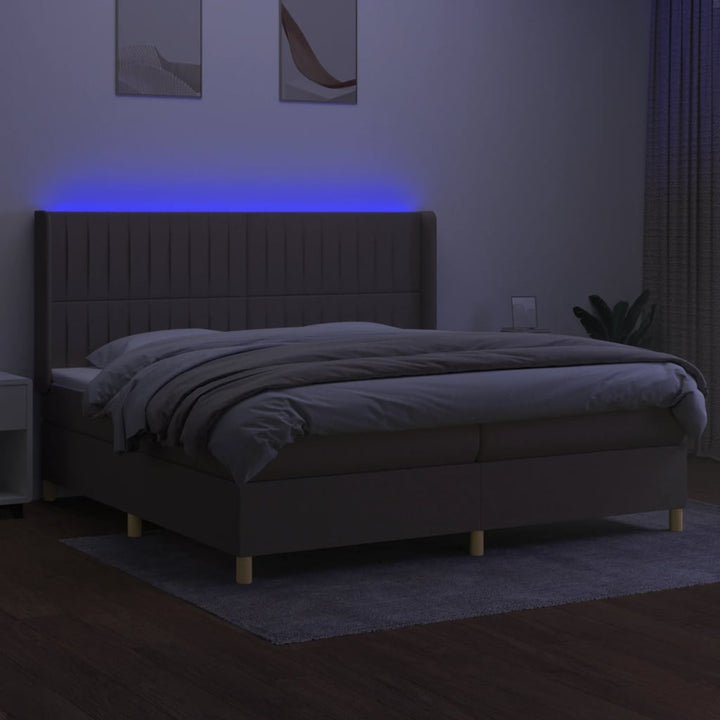 kontinentalseng med LED-lys 200x200 cm stof gråbrun
