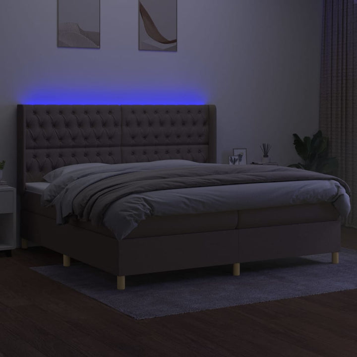 kontinentalseng med LED-lys 200x200 cm stof gråbrun