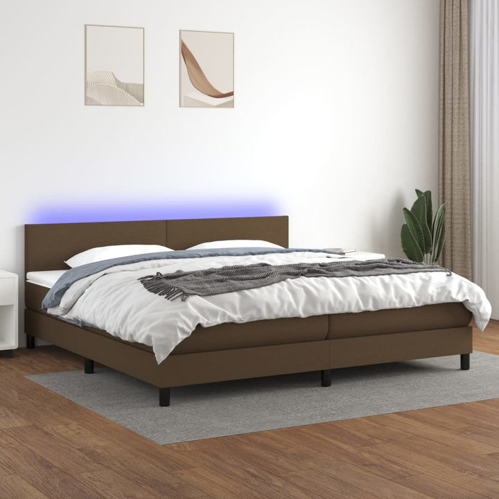 kontinentalseng med LED-lys 200x200 cm stof mørkebrun