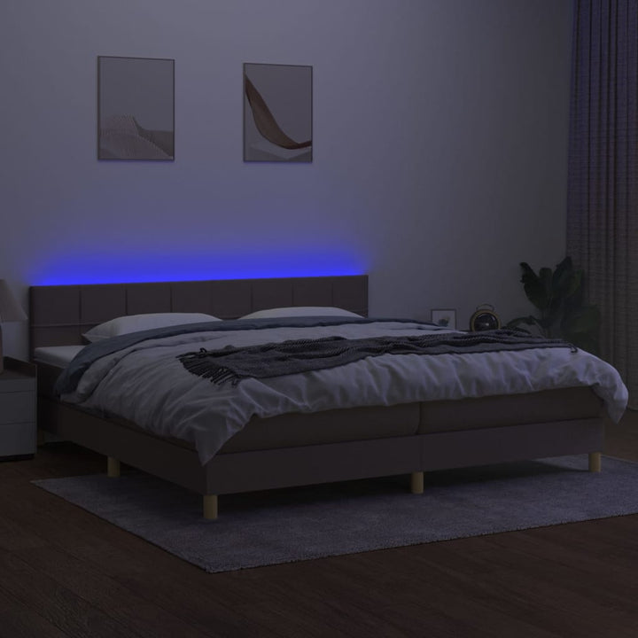 kontinentalseng med LED-lys 200x200 cm stof gråbrun