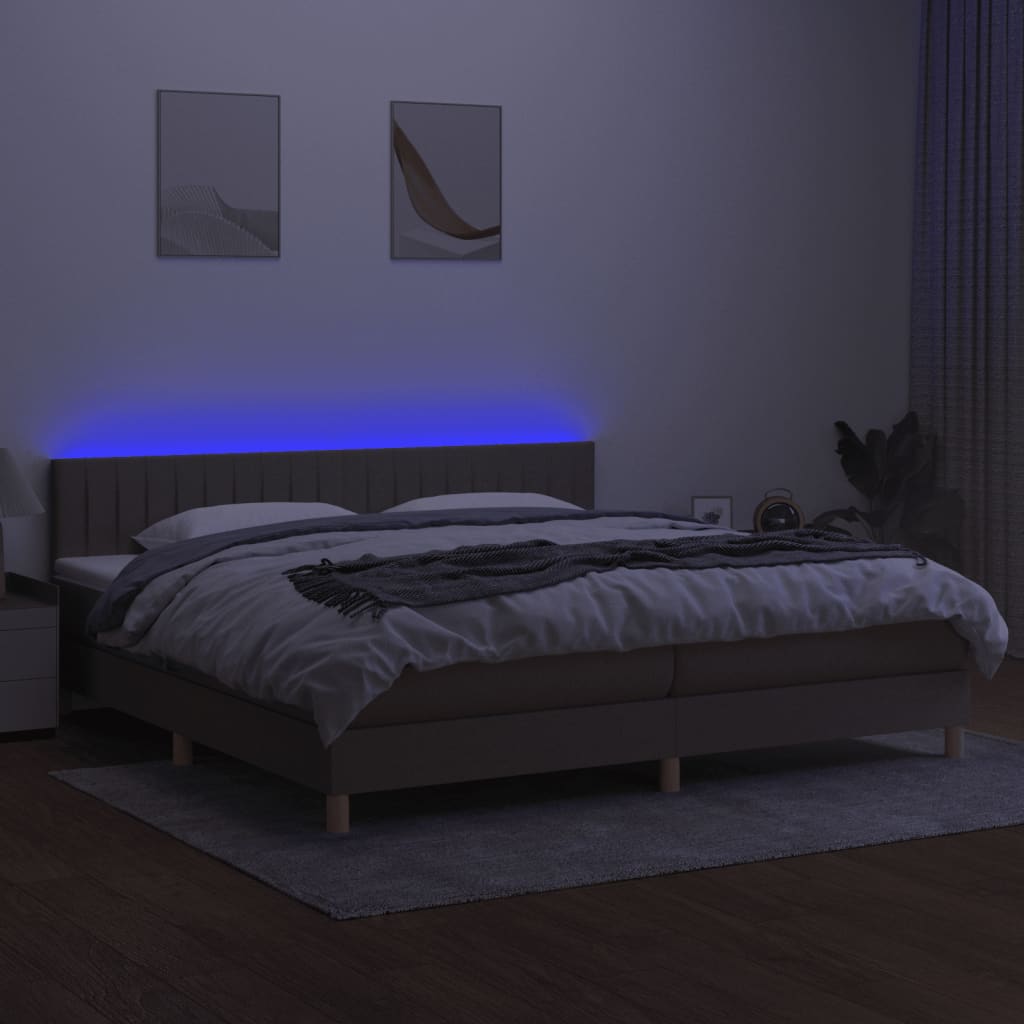 kontinentalseng med LED-lys 200x200 cm stof gråbrun