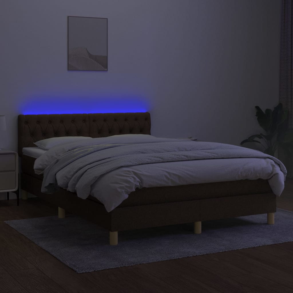 kontinentalseng med LED-lys 140x200 cm stof mørkebrun