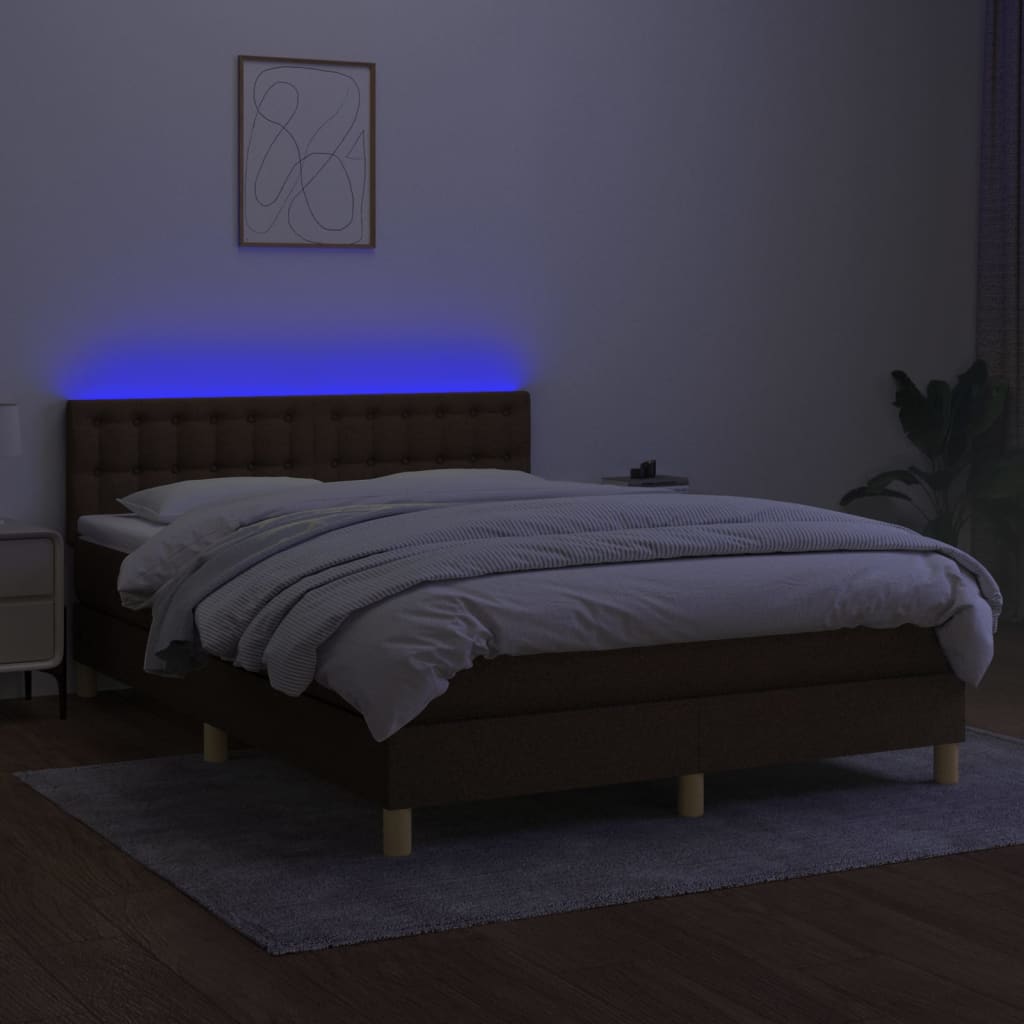 kontinentalseng med LED-lys 140x200 cm stof mørkebrun