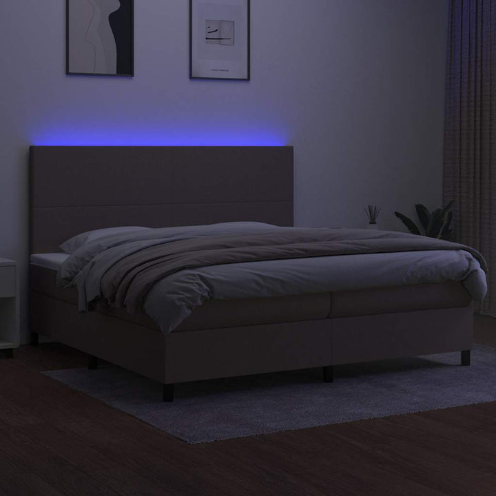 kontinentalseng med LED-lys 200x200 cm stof gråbrun