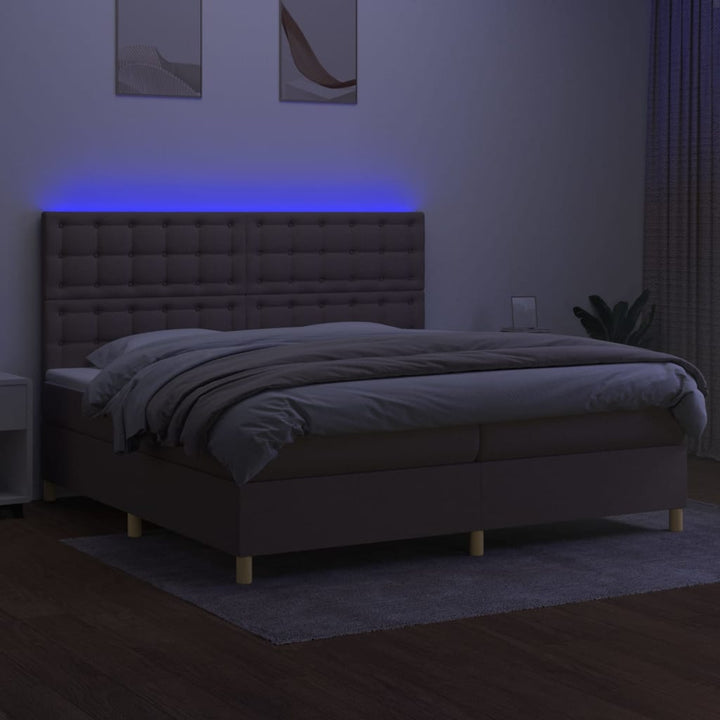 kontinentalseng med LED-lys 200x200 cm stof gråbrun