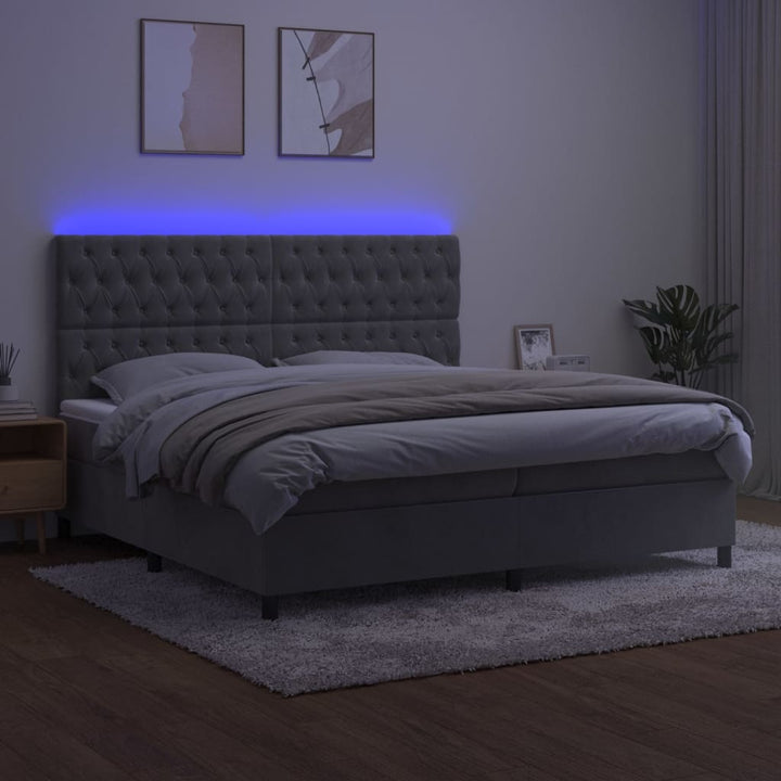 kontinentalseng med LED-lys 200x200 cm fløjl lysegrå