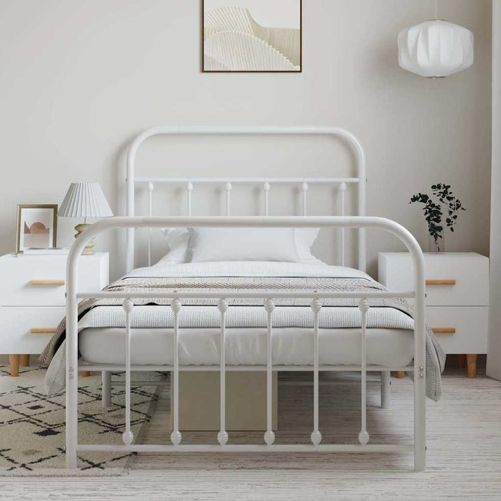 sengeramme med sengegavl og fodgærde 100x200 cm metal hvid