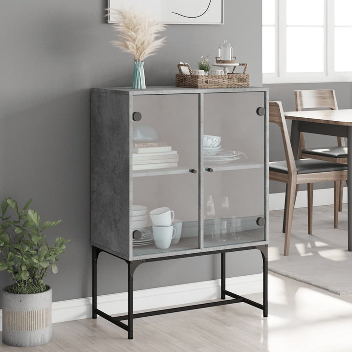 skab med glaslåger 69x37x100 cm betongrå