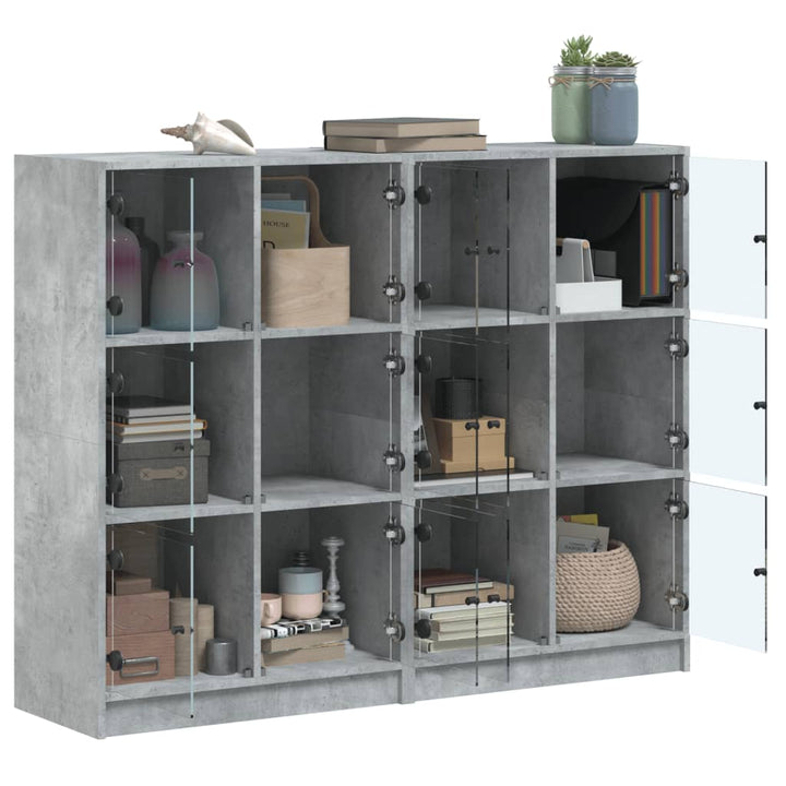 bogreol med låger 136x37x109 cm konstrueret træ betongrå