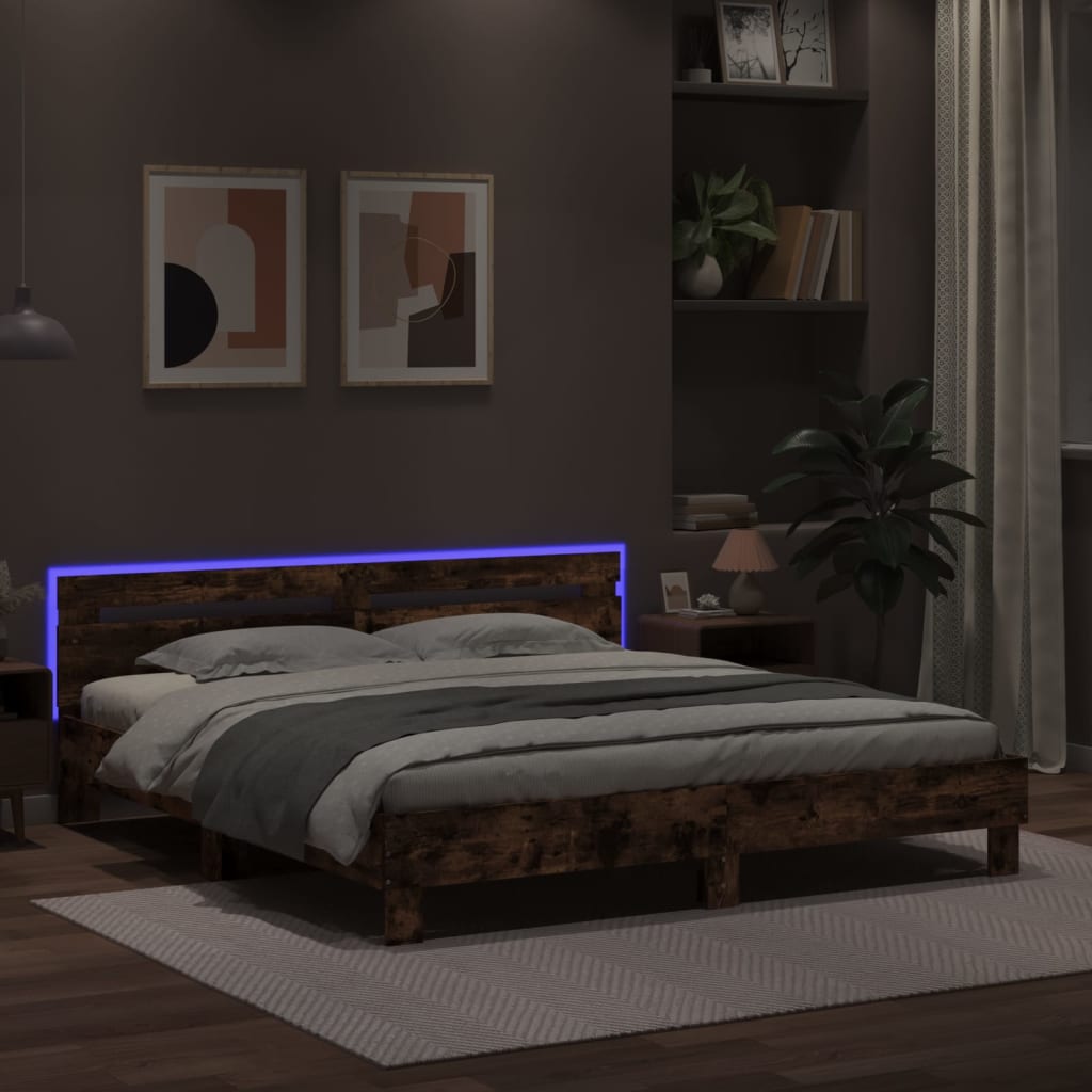sengeramme med sengegavl og LED-lys 200x200 cm røget egetræ