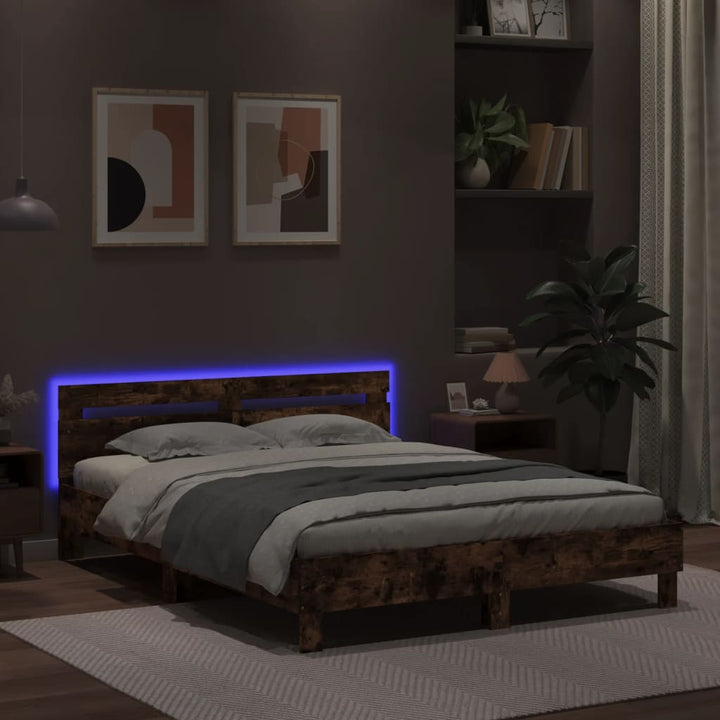 sengeramme med sengegavl og LED-lys 140x190 cm røget egetræ