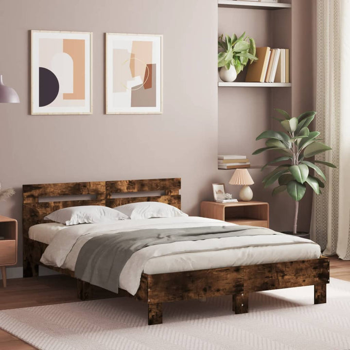 sengeramme med sengegavl og LED-lys 135x190 cm røget egetræ