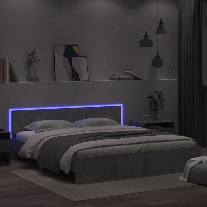 sengeramme med sengegavl og LED-lys 200x200 cm betongrå