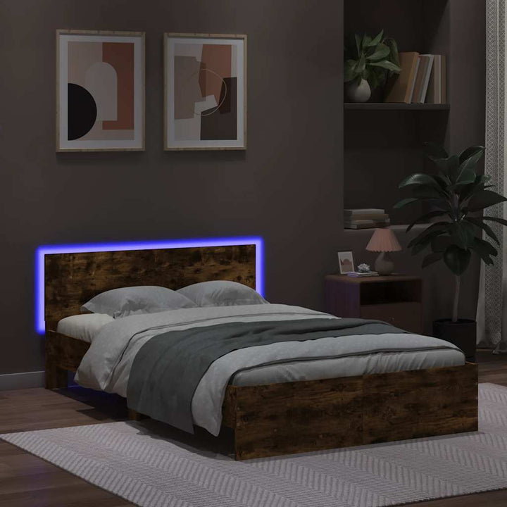 sengeramme med sengegavl og LED-lys 140x200 cm røget egetræ