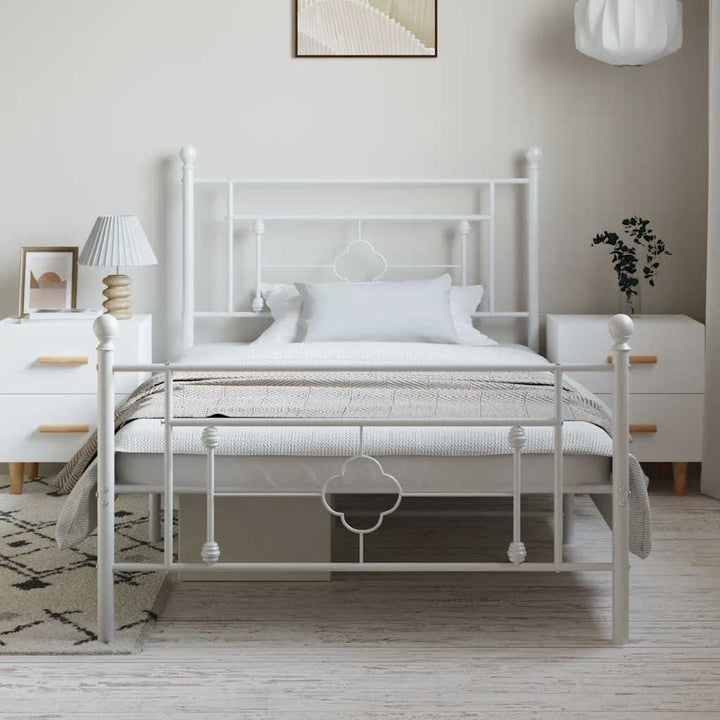 sengeramme med sengegavl og fodgærde 100x200 cm metal hvid