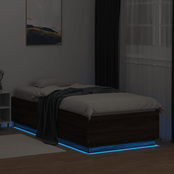 sengeramme med LED-lys 90x200 cm konstrueret træ brun egetræ