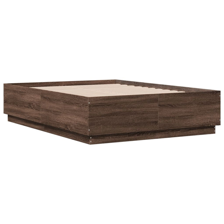 sengeramme med ED-lys 135x190 cm konstrueret træ brunt egetræ
