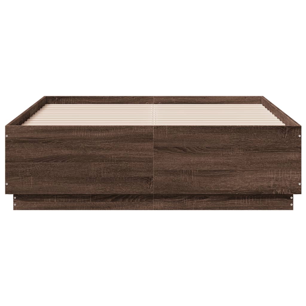 sengeramme med ED-lys 135x190 cm konstrueret træ brunt egetræ