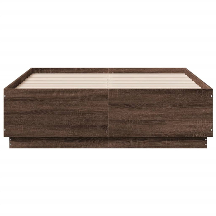 sengeramme med LED-lys 120x190 cm konstrueret træ brunt egetræ