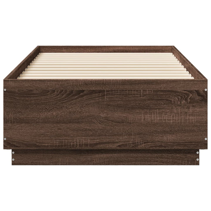 sengeramme med LED-lys 75x190 cm konstrueret træ brunt eg