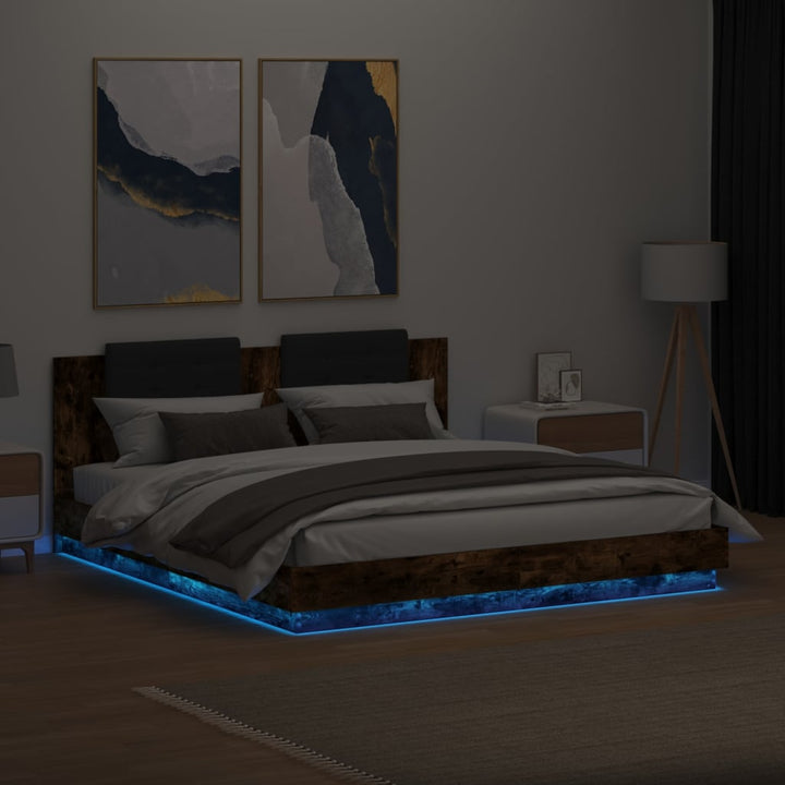 sengeramme med sengegavl og LED-lys 200x200 cm røget egetræ