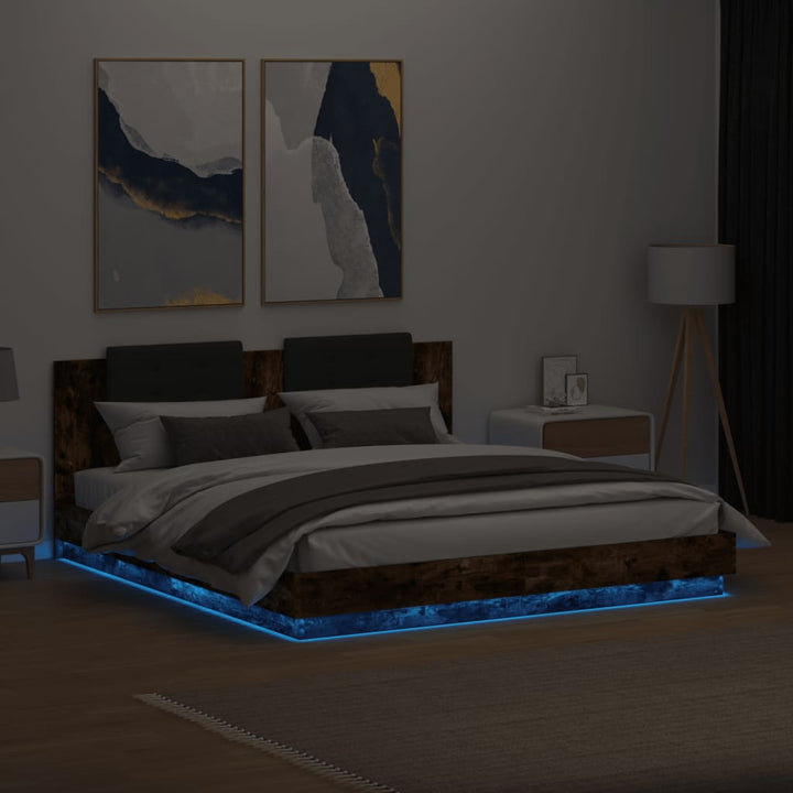 sengeramme med sengegavl og LED-lys 180x200 cm røget egetræ