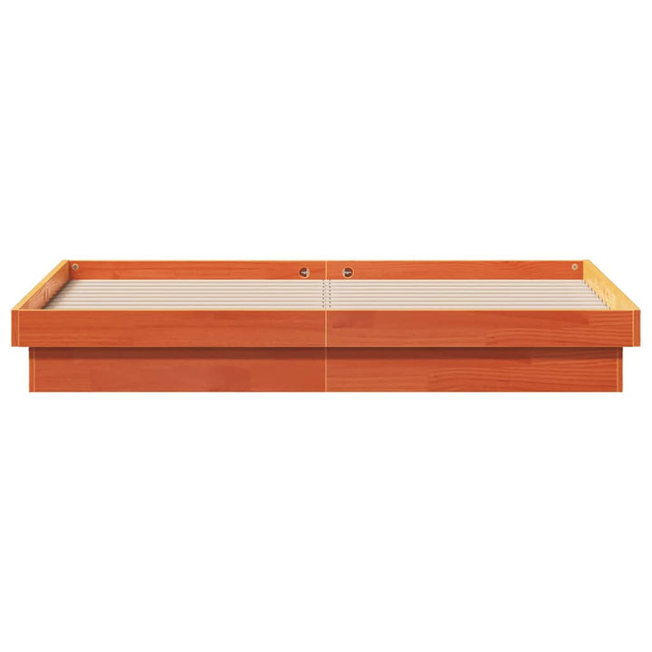 sengeramme med LED-lys 150x200 cm massivt fyrretræ gyldenbrun