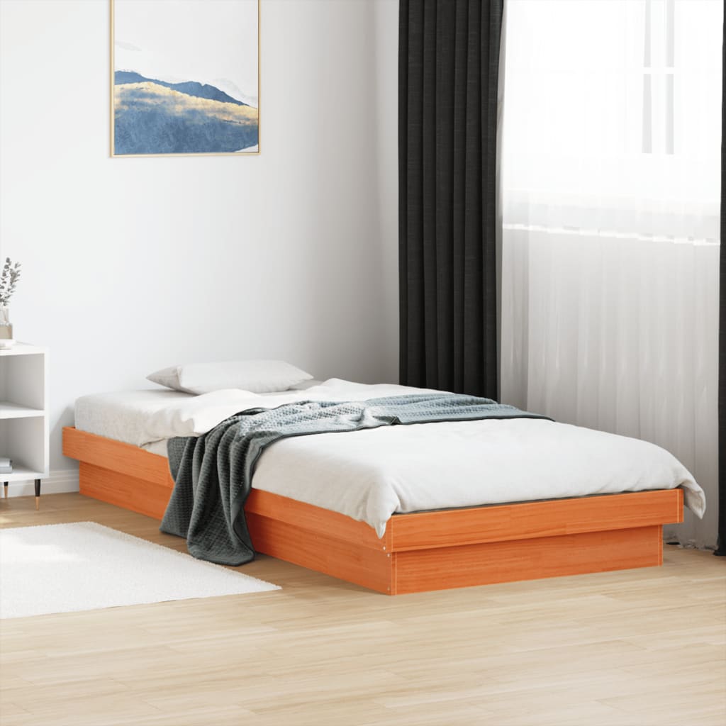 sengeramme med LED-lys 90x190 cm massivt fyrretræ gyldenbrun