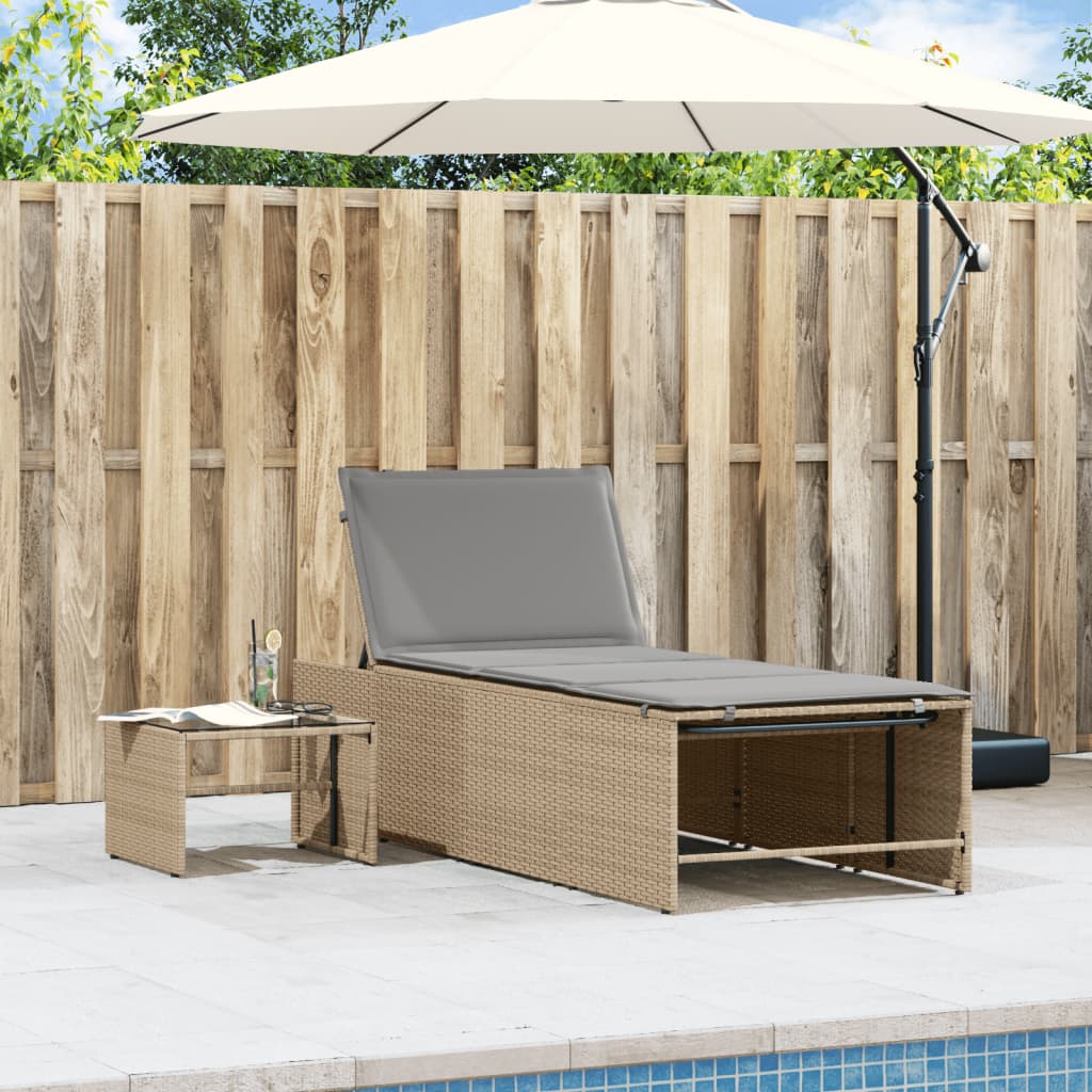 liggestole 2 stk. med bord beige polyrattan